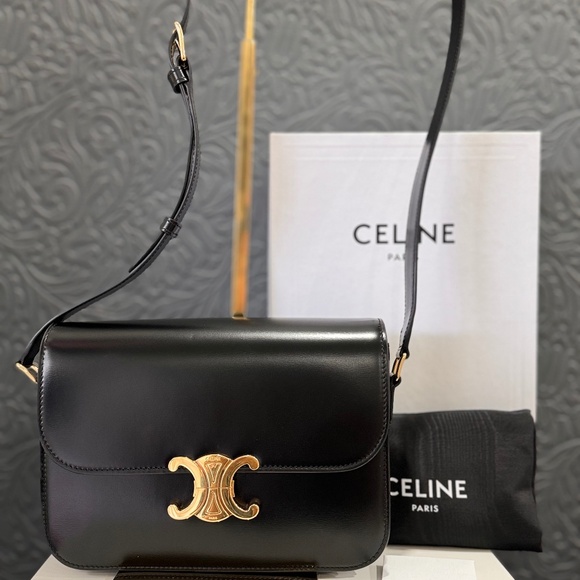 ❌SOLD❌Celine Triomphe Shiny Calfskin Shoulder Bag - Picture 1 of 16